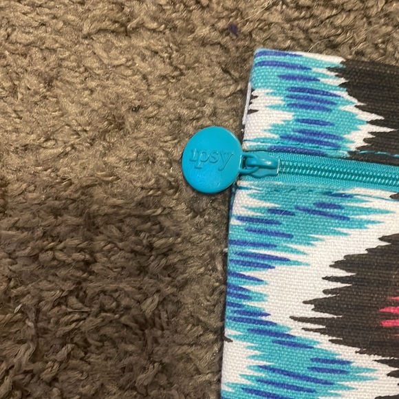 Ipsy Makeup Bag - Picture 2 of 3